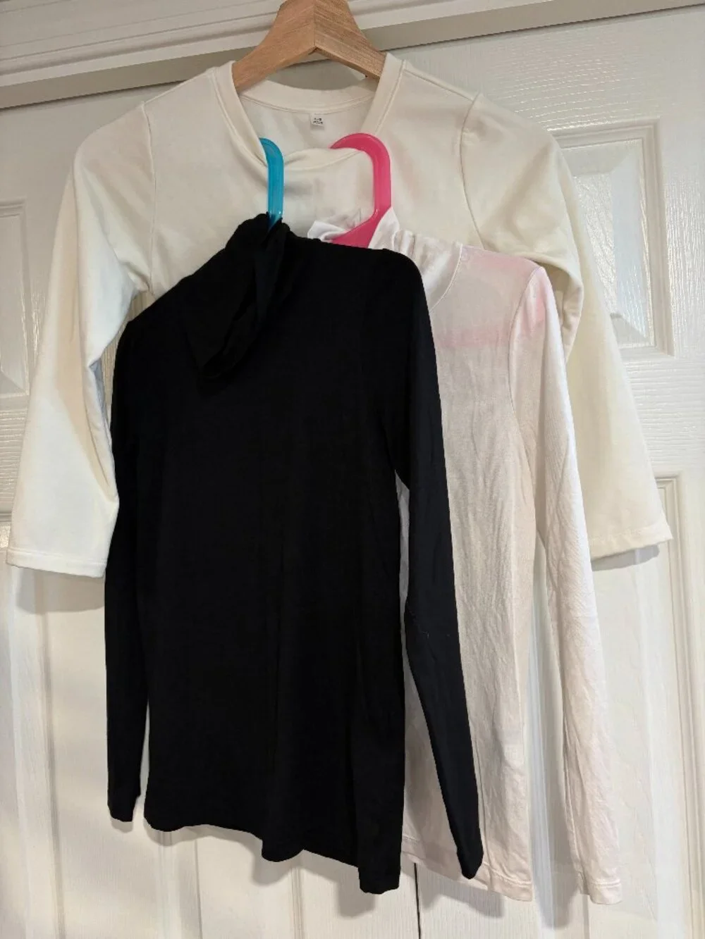 Uniqlo HeatTech Tops base layer set of 3 Kids 7-8